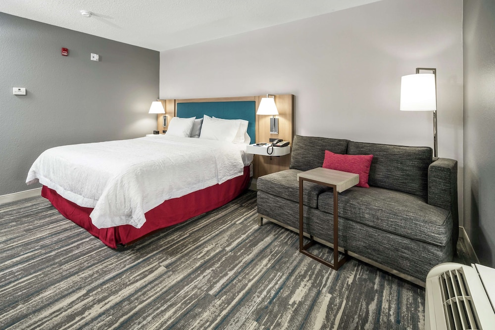 Hampton Inn Wilson Downtown 18/50