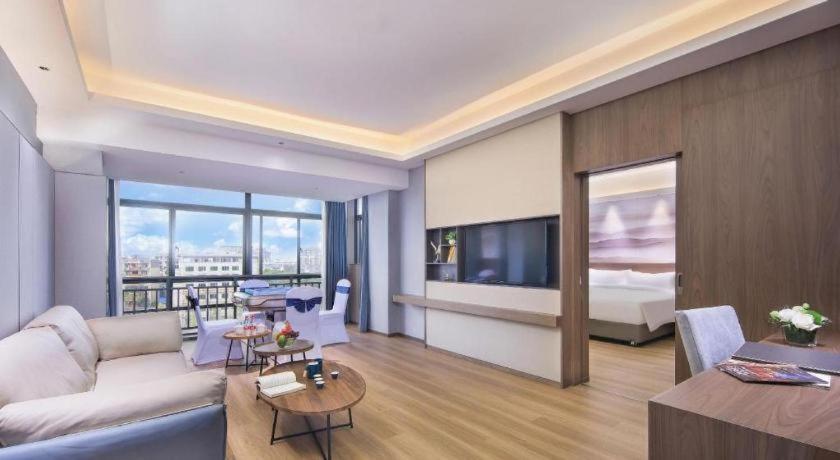 Vienna Hotel (Guilin Qixing Wanda Plaza) 26/48