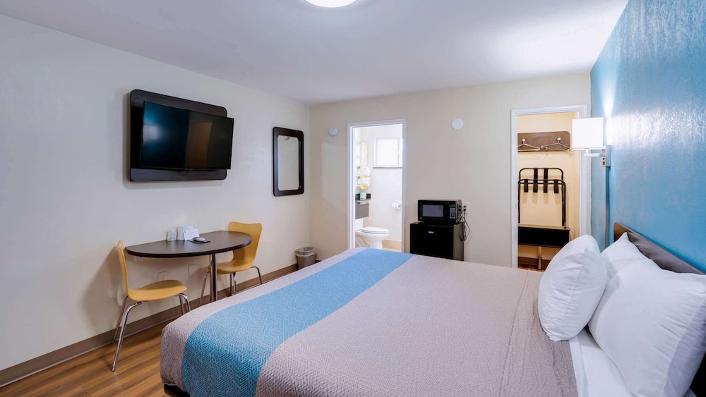 Motel6 Odessa, TX 2nd Street 6/26