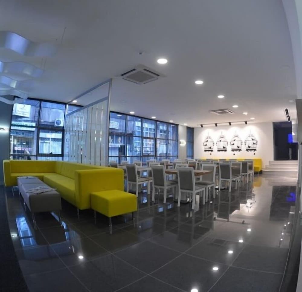 Sahin Hotel 2 32/36