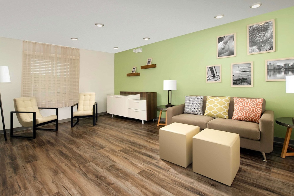 Extended Stay America - Select Suites Orlando - Airport 42/57