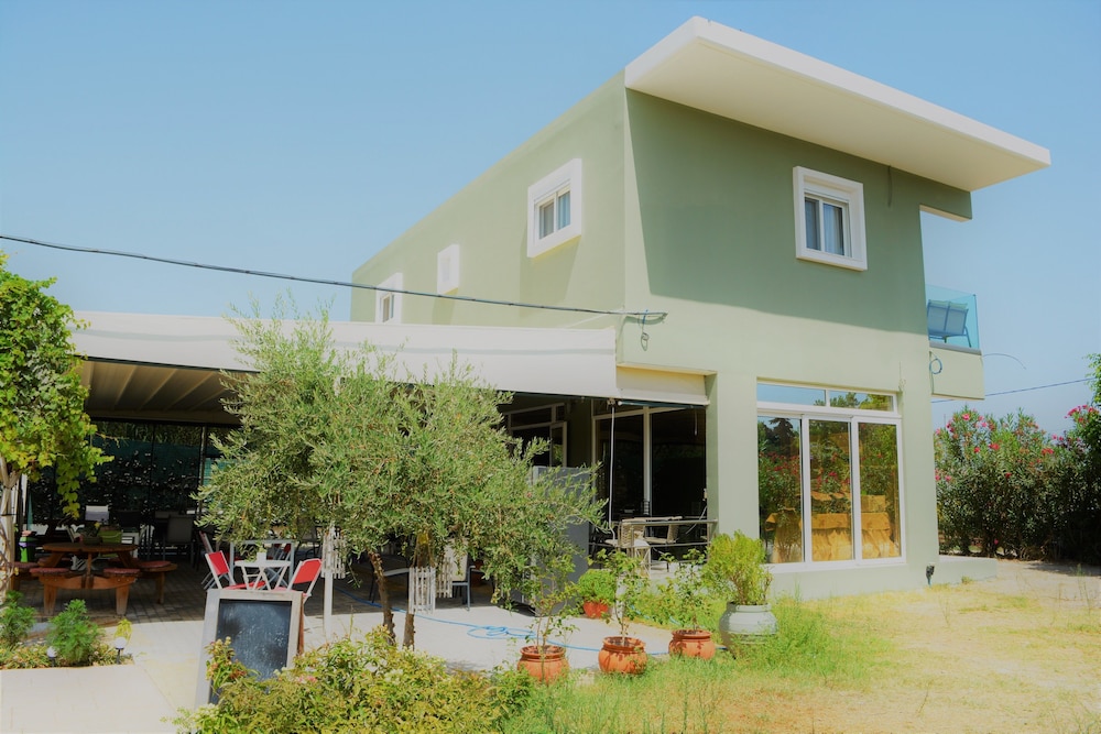 Anelia Boutique Studios And Apartments 2/50