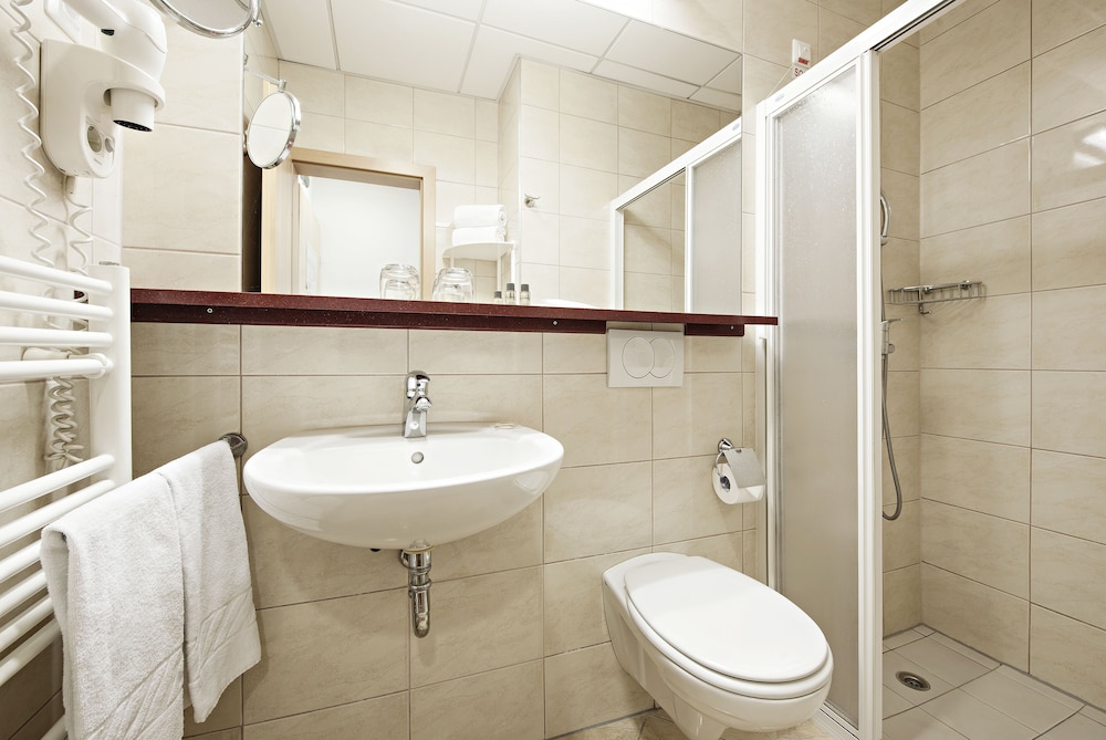 Radin Hotel 42/43
