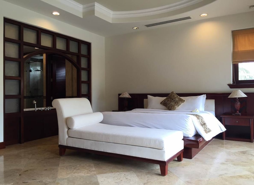 Olalani Resort and Condotel 22/69