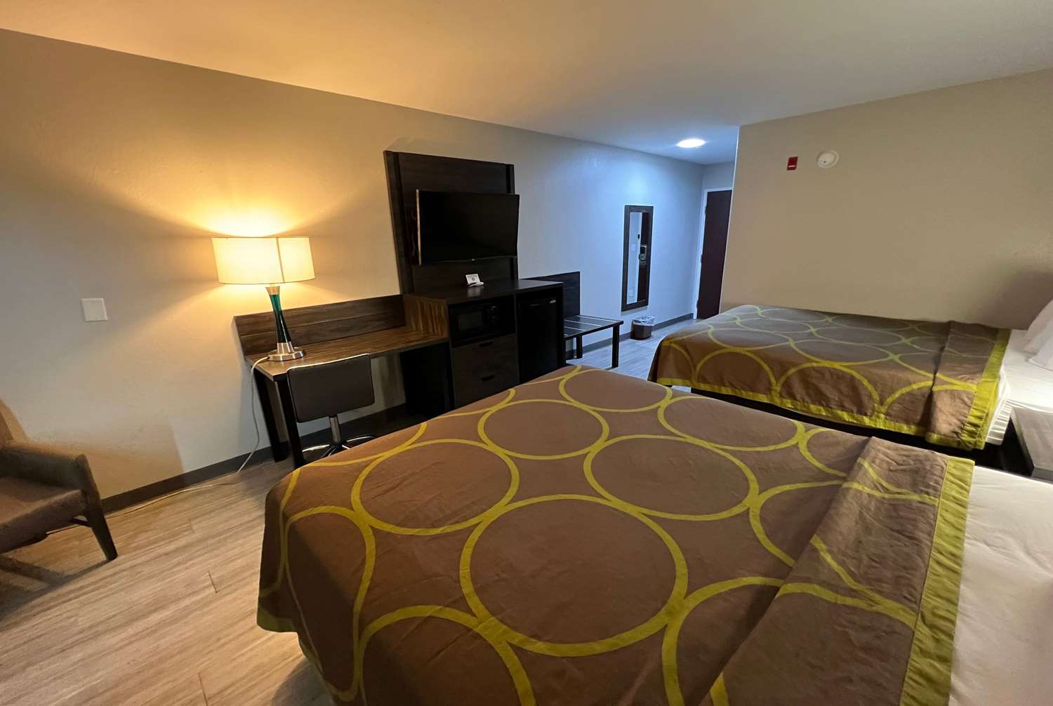 Super 8 By Wyndham Lake Charles Sulphur 23/56