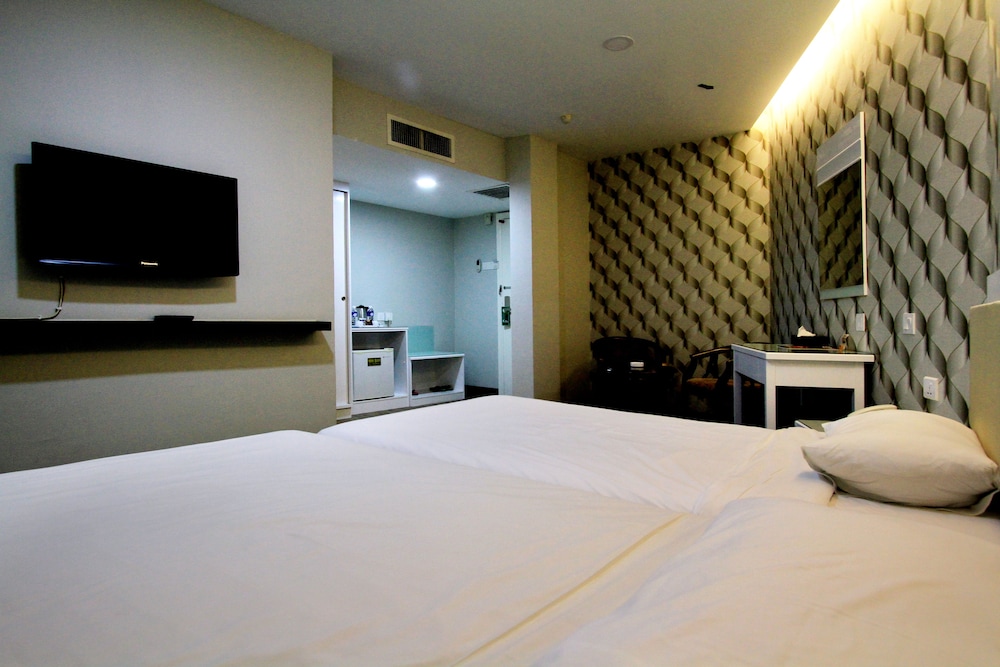 Ming Star Hotel 24/64