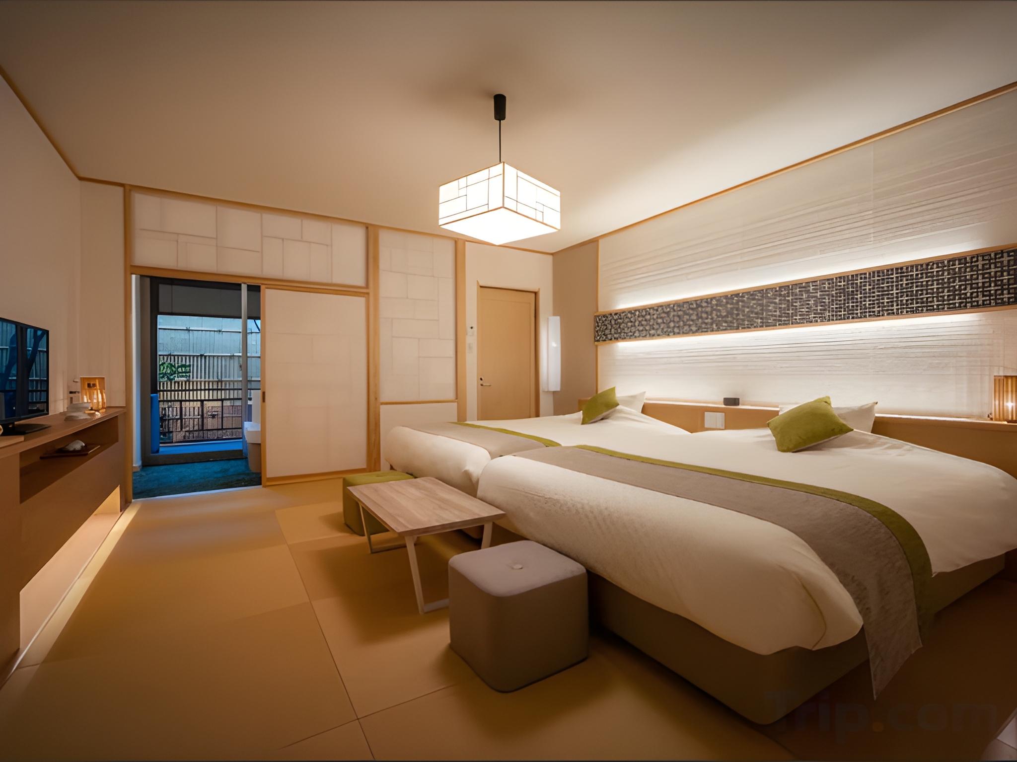 Hollywood, Executive, Twin Beds, Garden View, Bathtub, Accessible