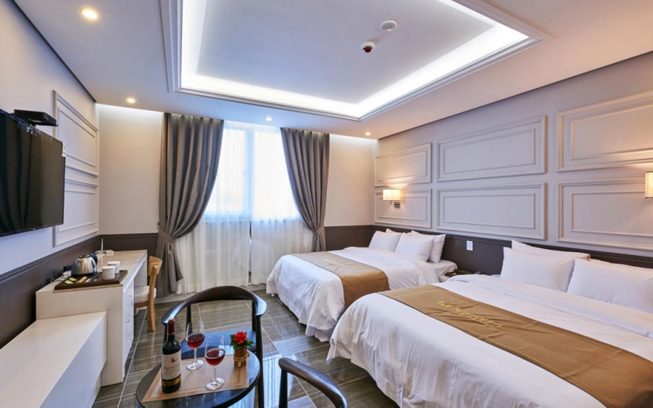 DELUXE, FAMILY, TWIN BEDS