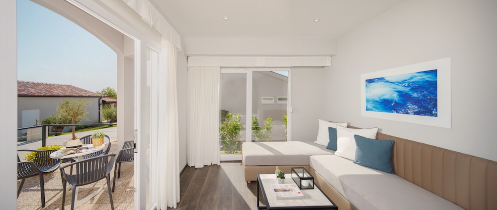Gava Waterman Milna Resort 29/74