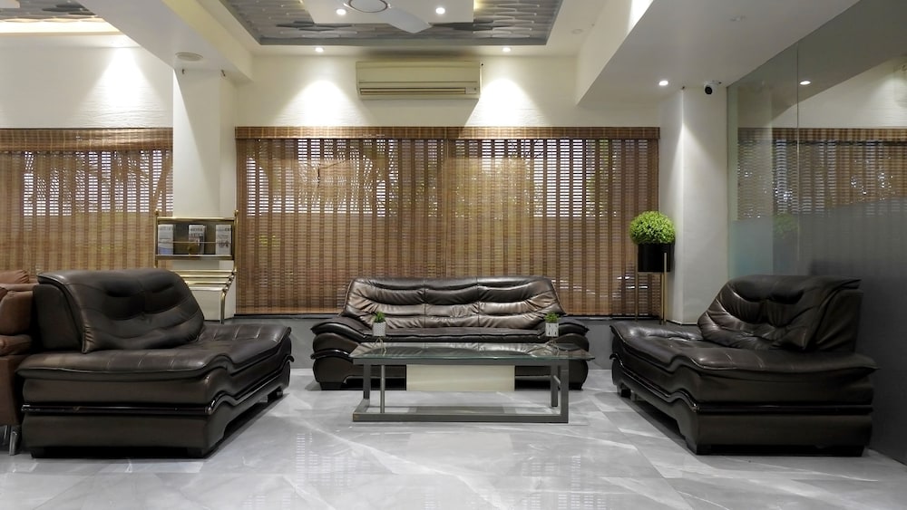 Hotel Sai Miracle 33/49