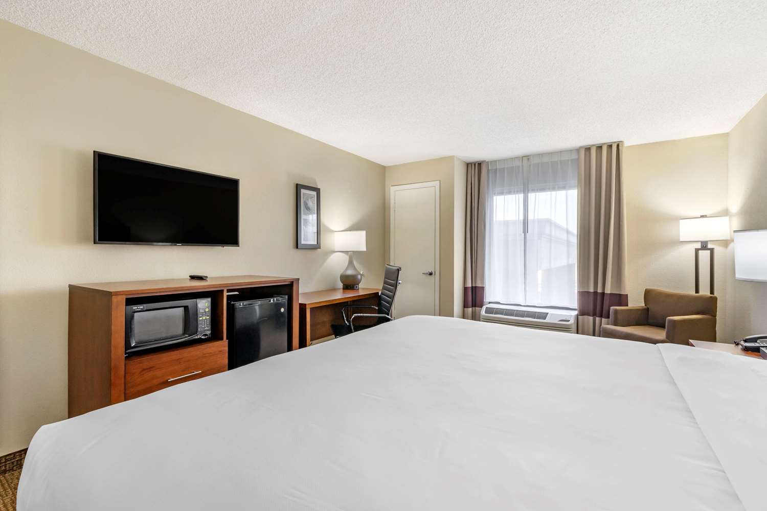 UPGRADE, KING BED