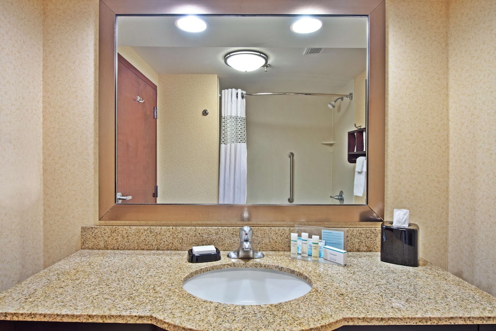 Hampton Inn Huntington/Barboursville 16/40
