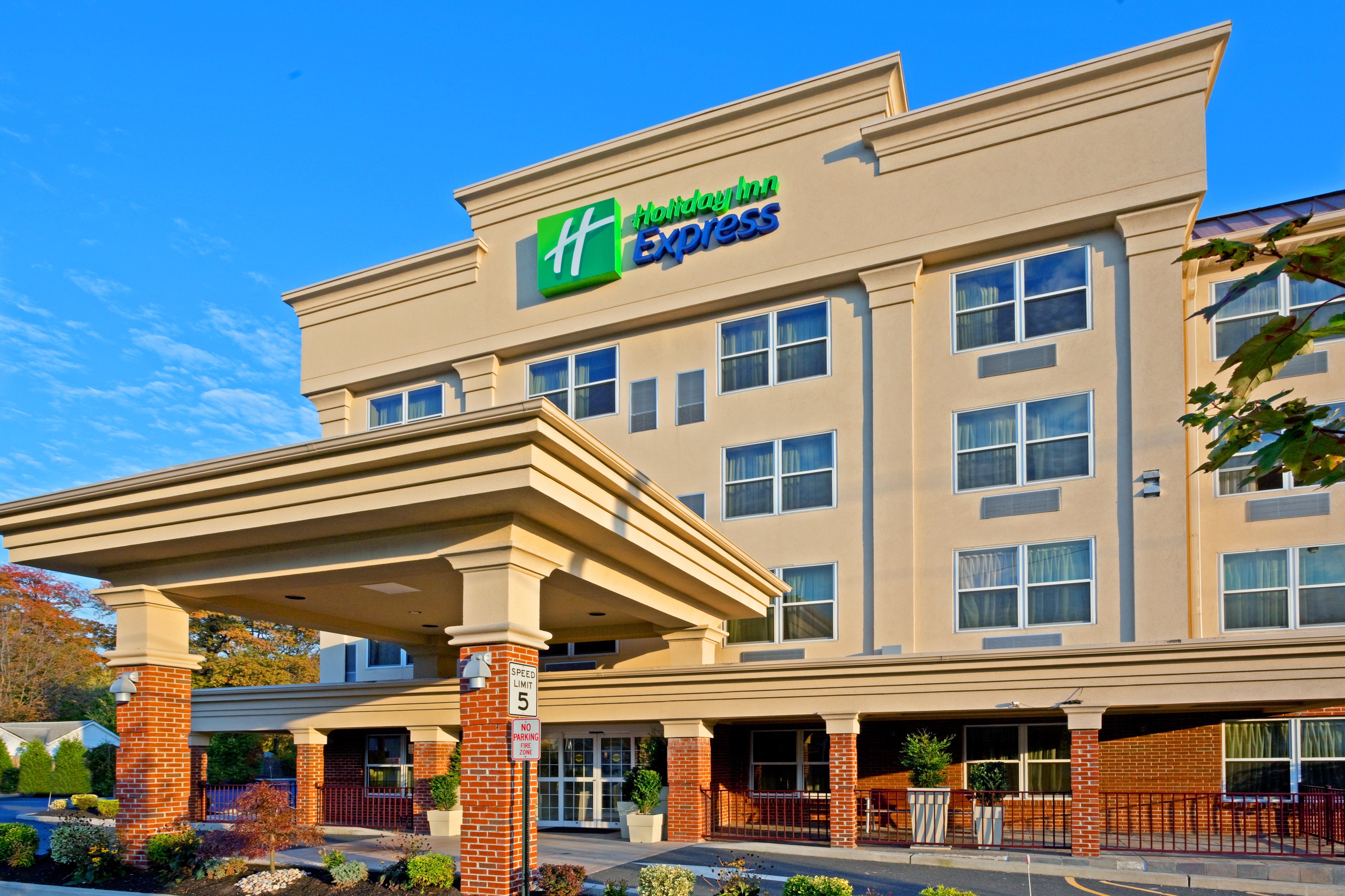 Holiday Inn Express Woodbridge 6/64