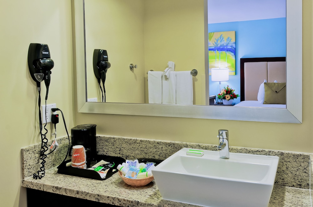 Silver Palms Inn 24/27