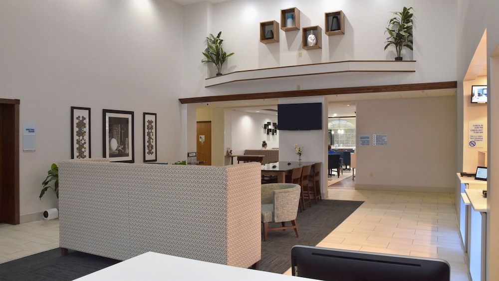 Holiday Inn Express Mount Pleasant Scottdale 33/44