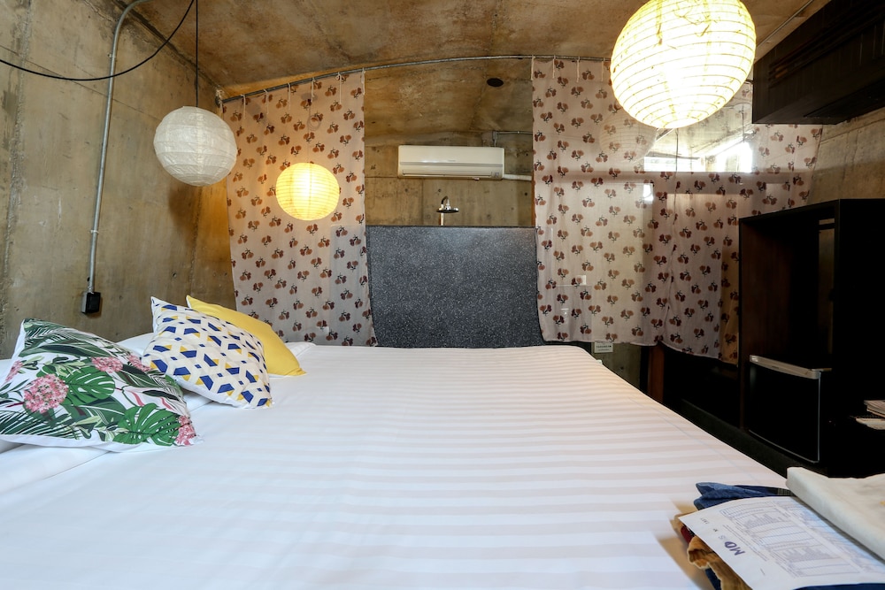 Mo Rooms 16/50