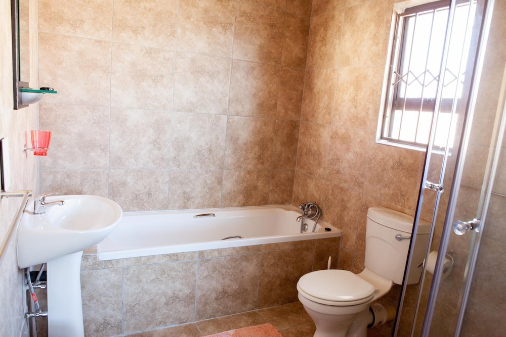 Oria Guesthouse 33/37