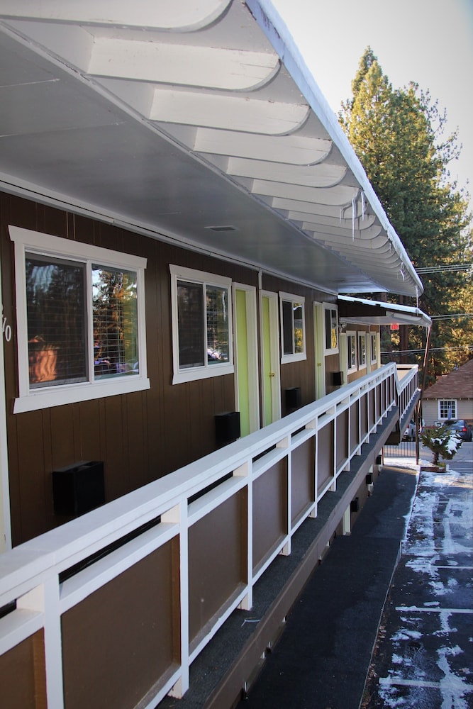 Tea Garden Lodge 8/49