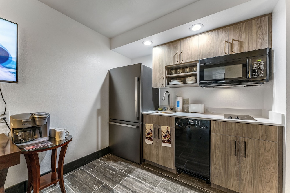 Metro Tempe Extended Stay 9/55