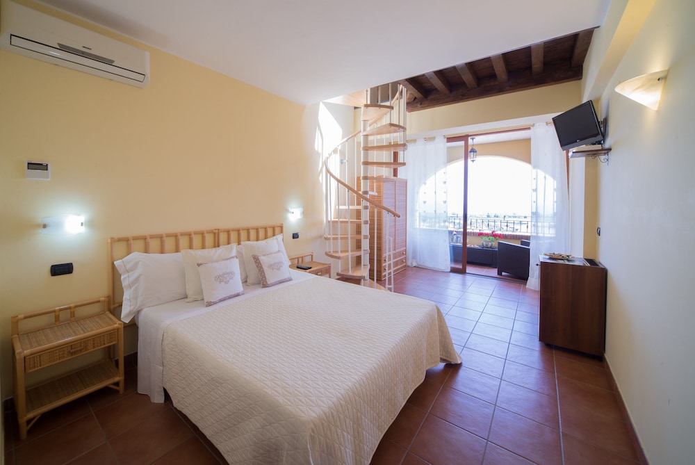 'A NUCIARA PARK HOTEL & WELLNESS CENTER 7/40