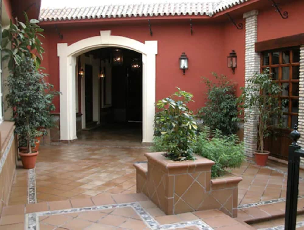 Hotel Manolo Mayo 3/40