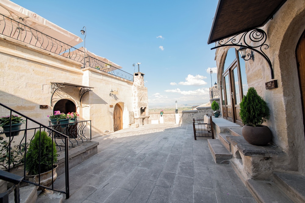 Ages In Cappadocia 40/50