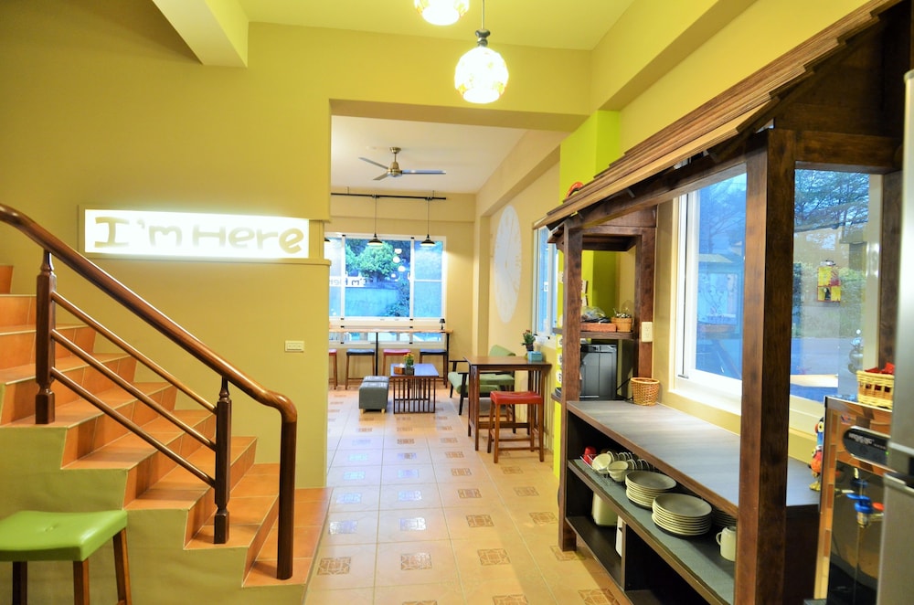I'm Here B&amp;B 36/47
