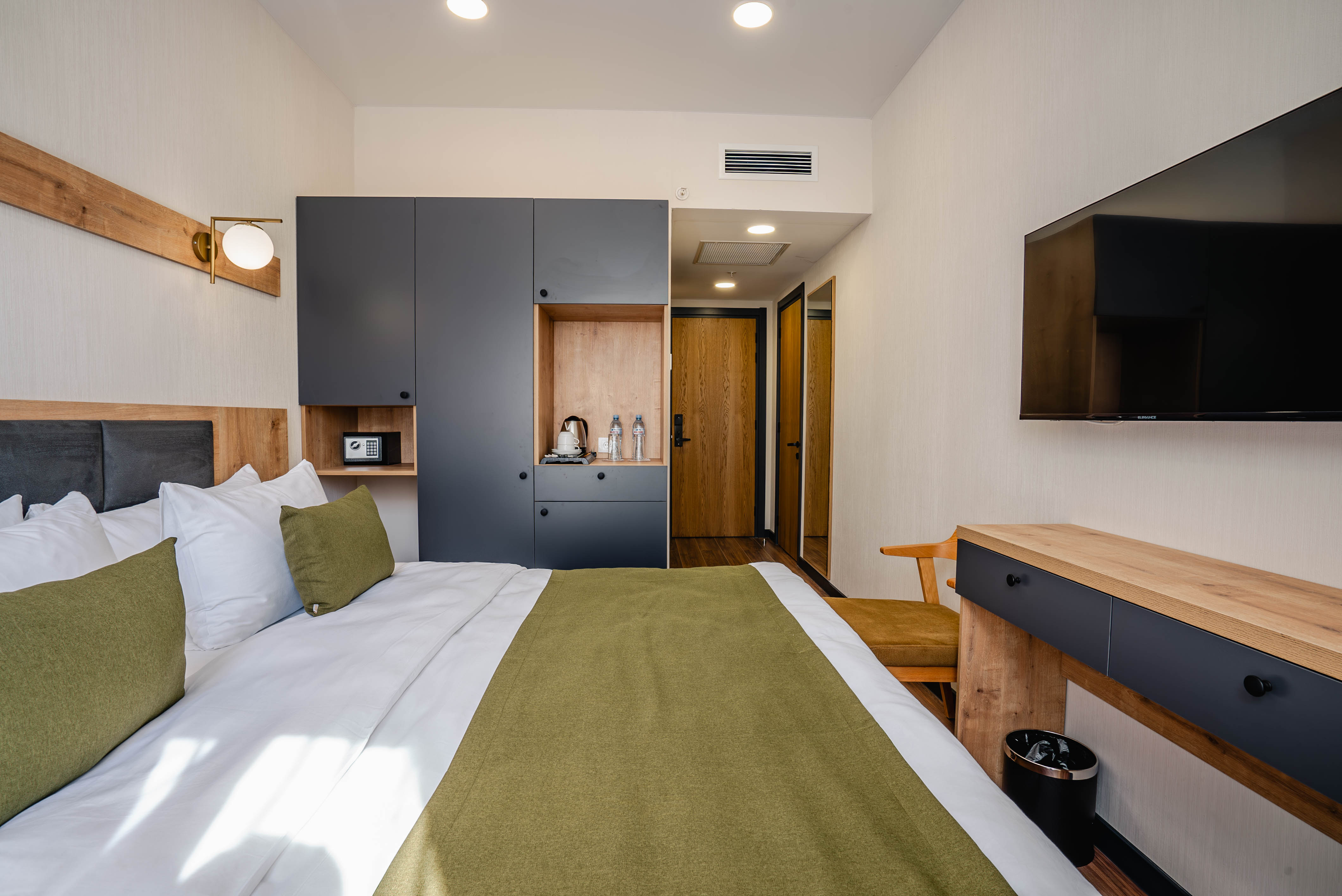 Classic, Double or Twin Bed, Akhaltsikhe Inn 2/3