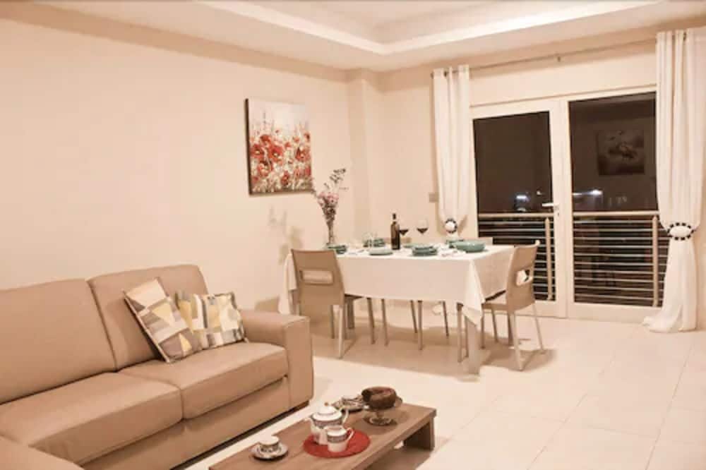 Axis Suites Hotel 26/38
