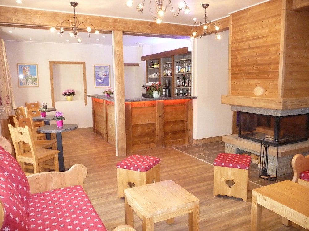 Chalet-Hotel Le Beausoleil, The Originals Relais (Hotels-Chalets de Tradition) 31/35