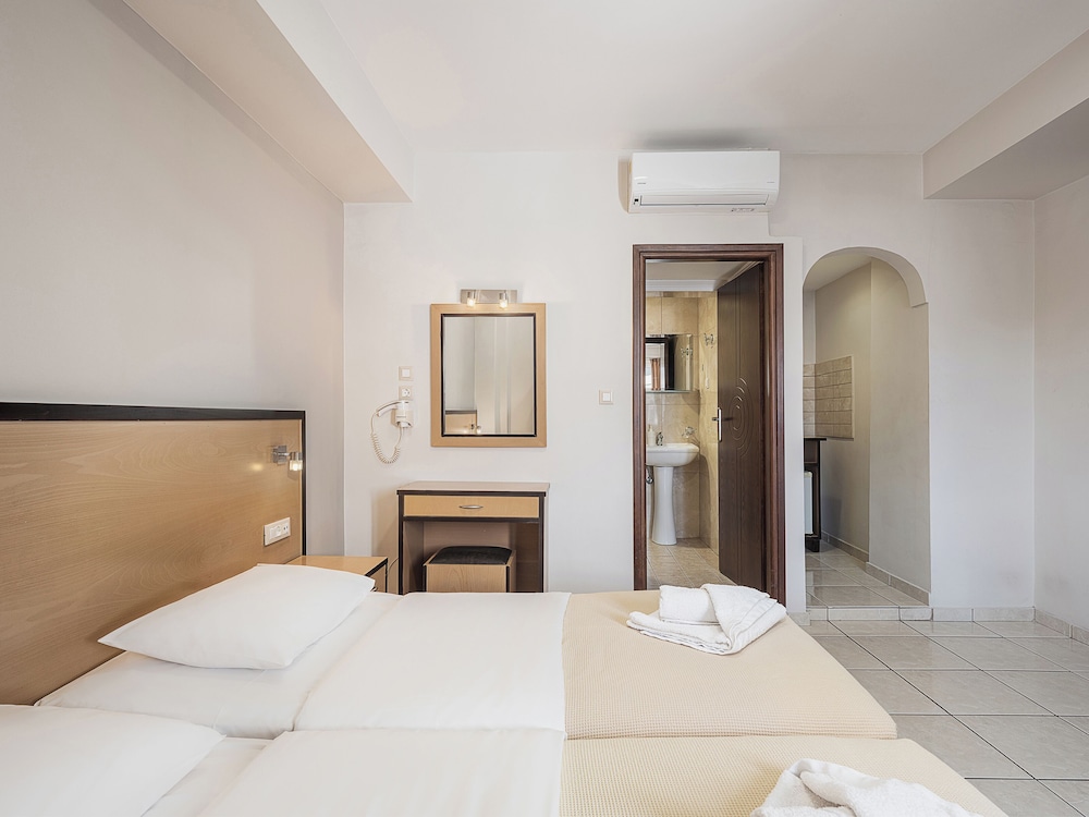 Theofilos Hotel 12/49
