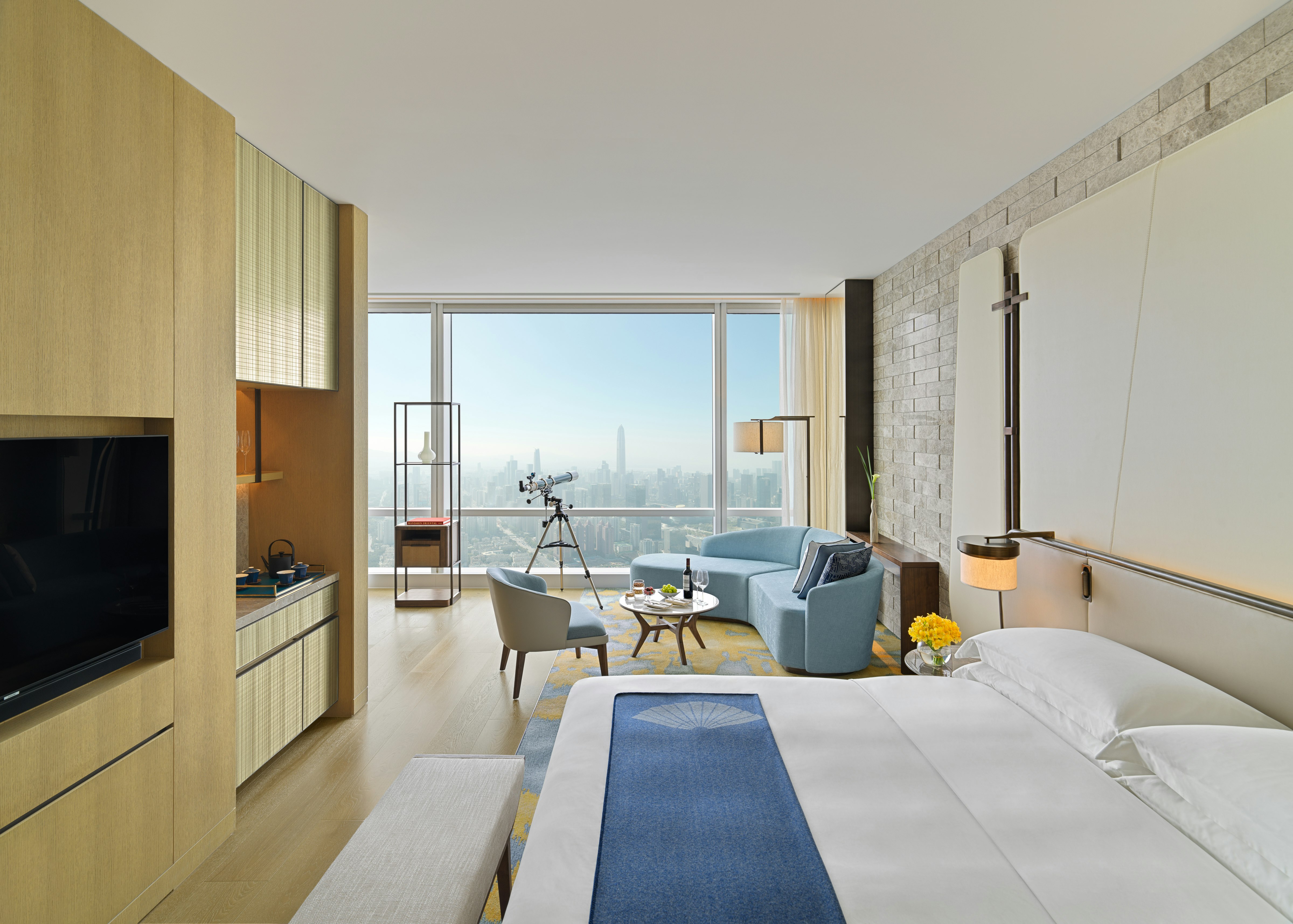 Club, King Bed, Skyline View