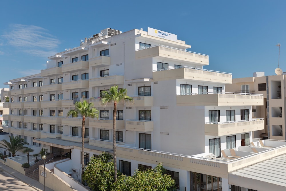 R2 Veronica Beach Hotel 4/48