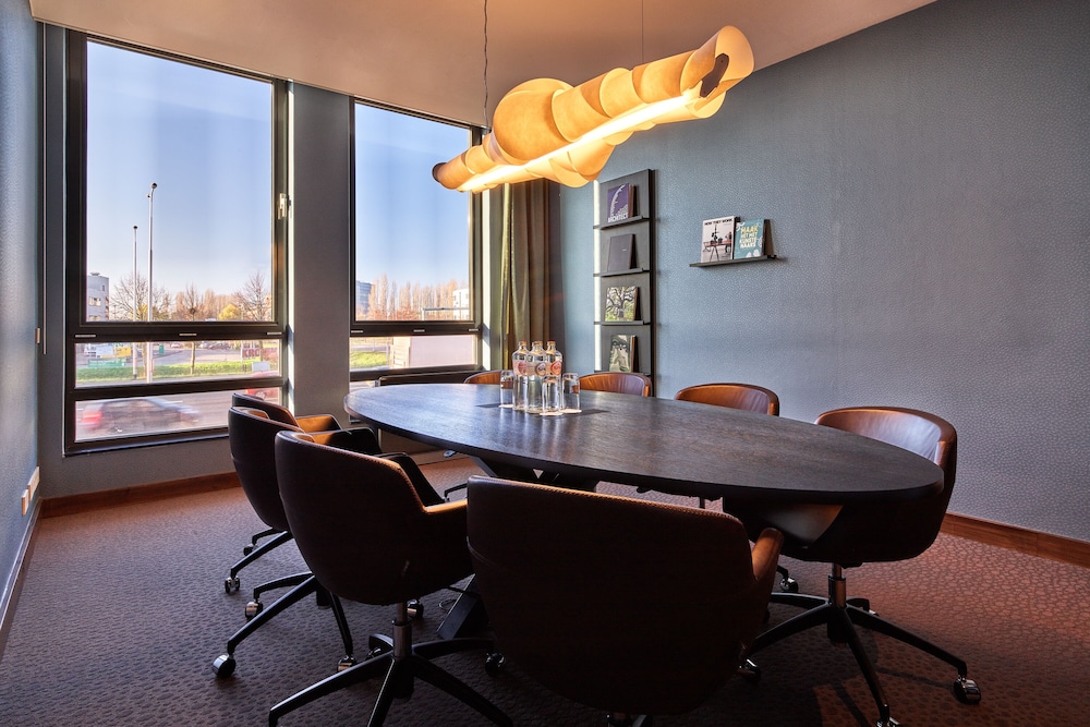 HYATT PLACE AMSTERDAM AIRPORT 60/66