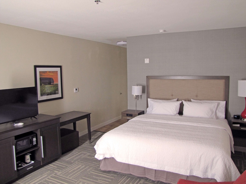 Hampton Inn McPherson KS 16/56