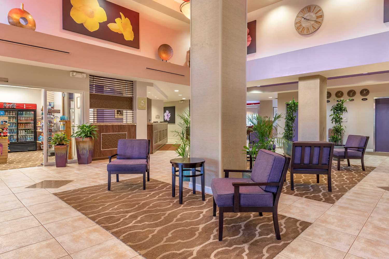 Comfort Suites Maingate East 6/18
