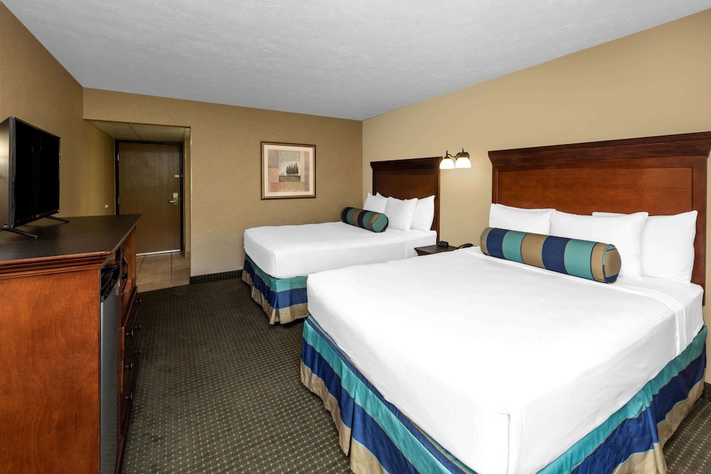Suburban Studios Branson On The Strip 9/21