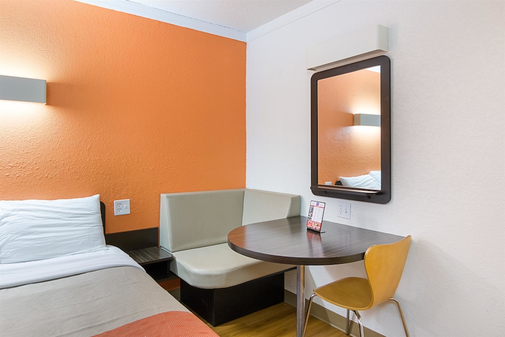 Motel6 Tampa, FL - Fairgrounds 32/51