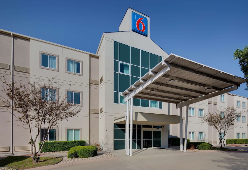 Motel6 San Antonio Tx Airport 50/60