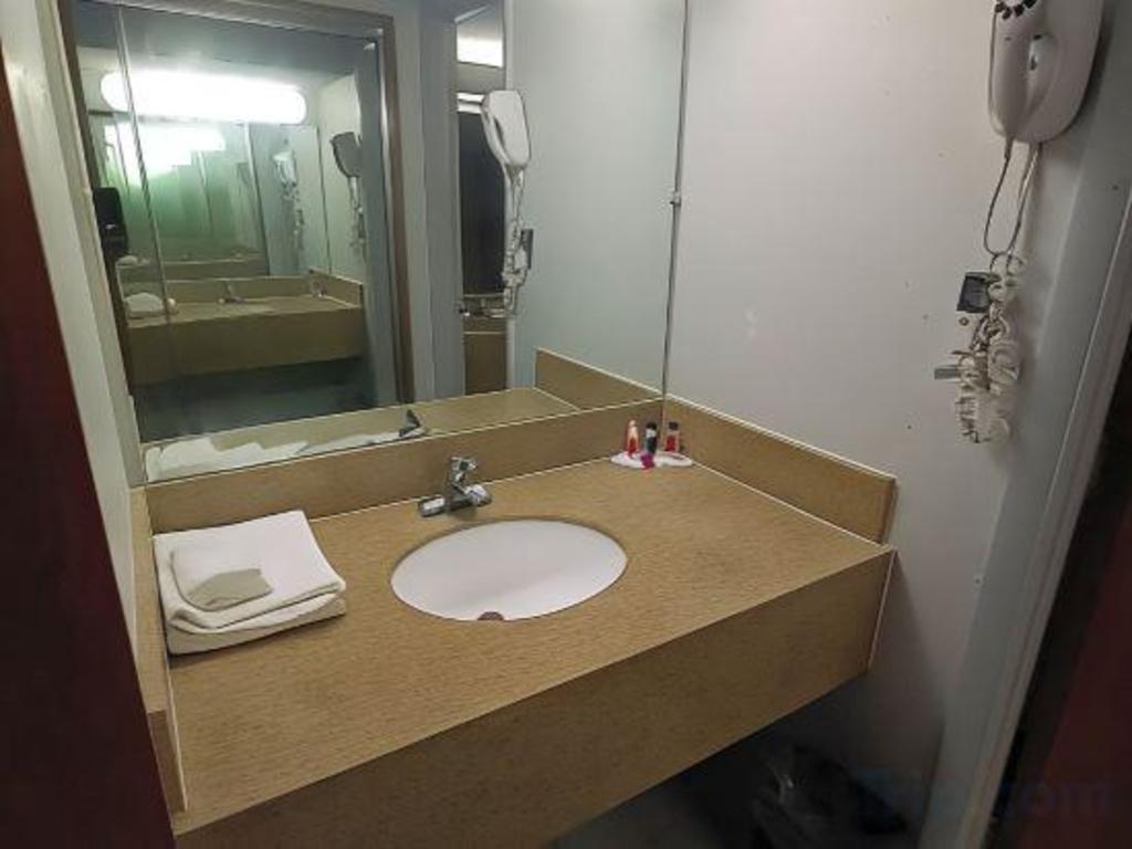 Travelodge by Wyndham Petersburg 12/14