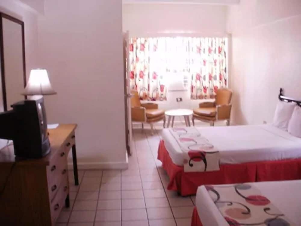 Pineapple Court Hotel 20/36