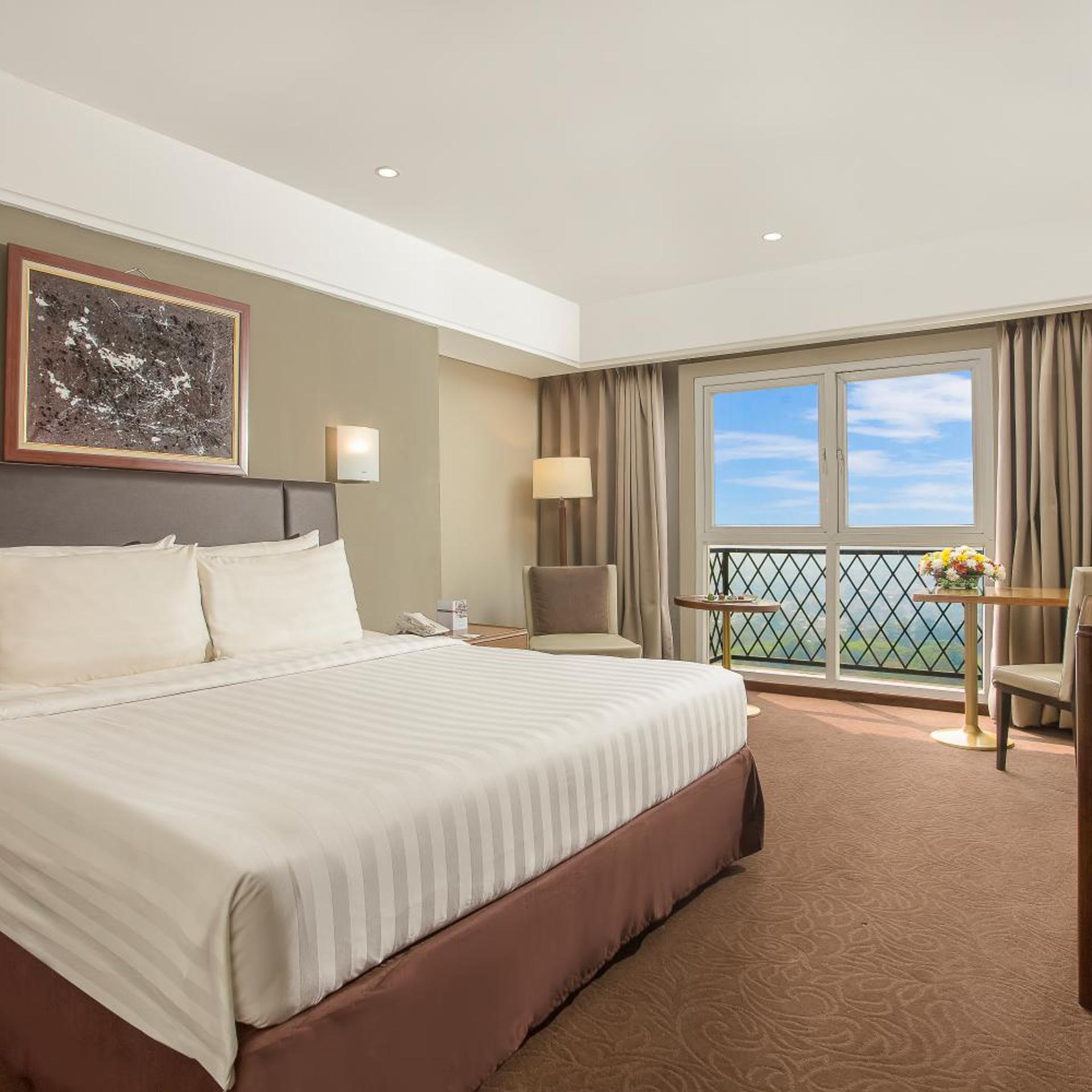 Suite, King Bed