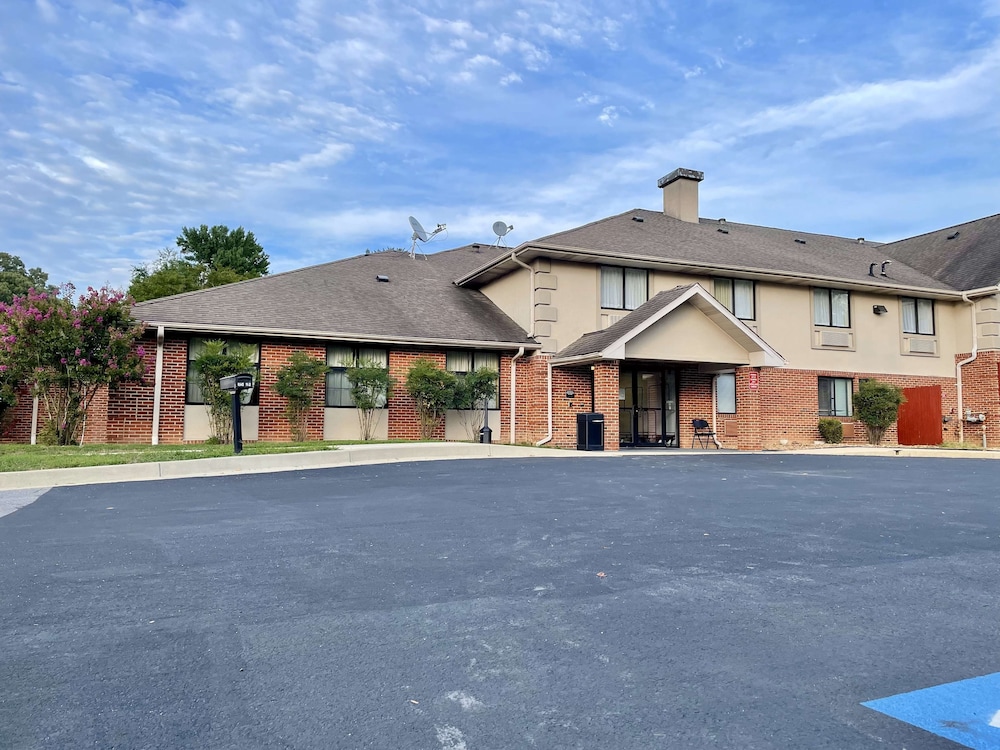 SureStay by Best Western Prince Frederick 6/49