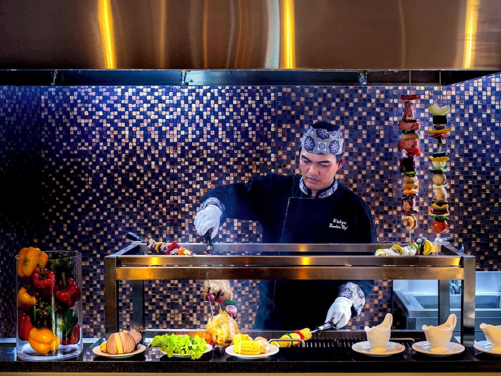 Grand Mercure Yogyakarta Adi Sucipto 9/70