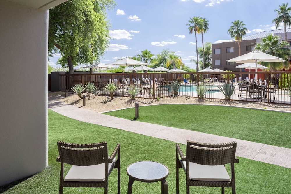 Courtyard Scottsdale North 5/49