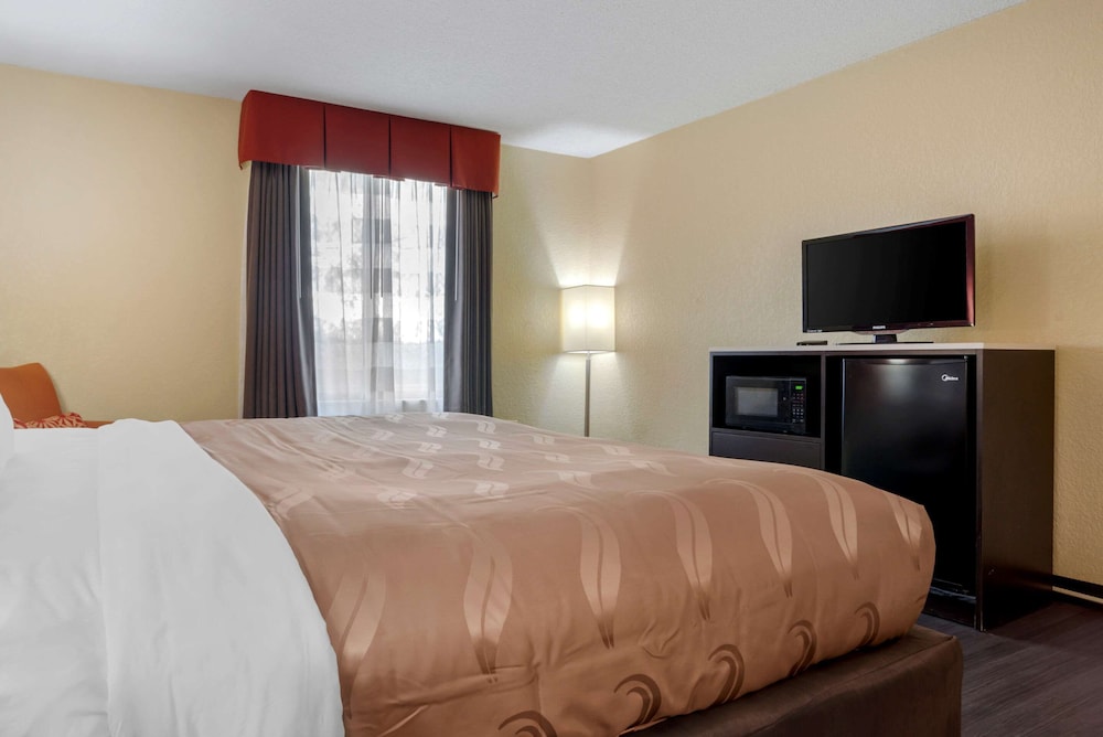 Standard, King Bed, Quality Inn Phenix City Columbus 5/9