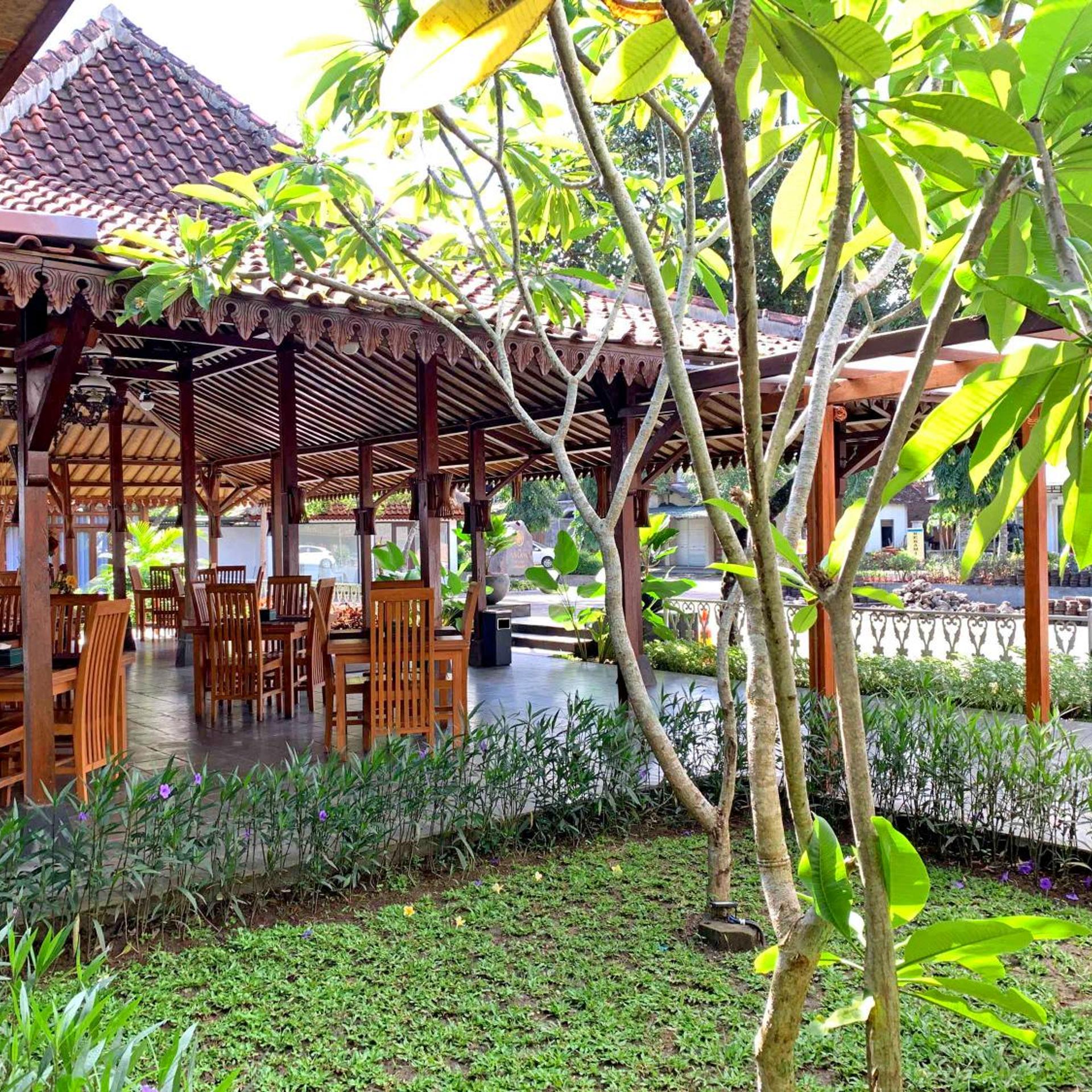 The Nalaya Hotel & Resto 44/49