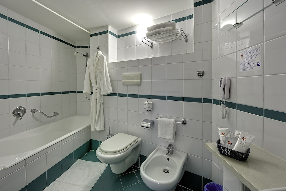 Hotel Ariston and Palazzo Santa Caterina 47/50