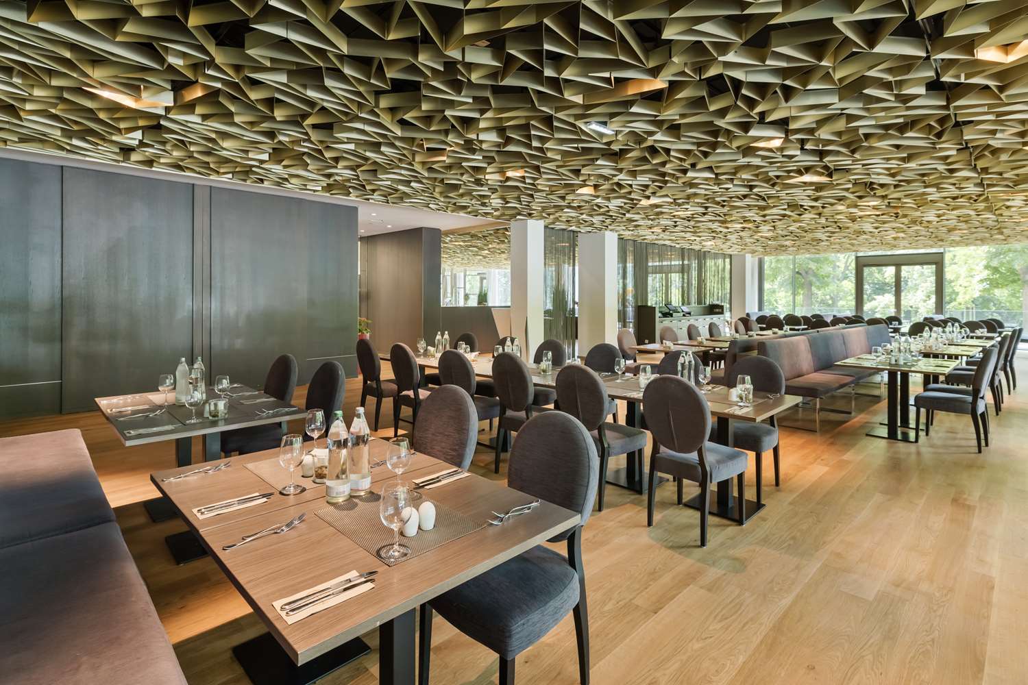 restaurant cafeteria