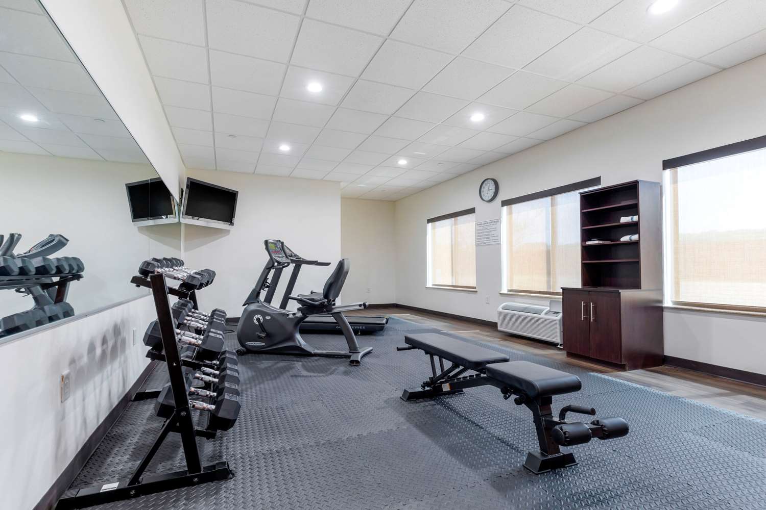 Comfort Suites Copperas Cove TX 26/32